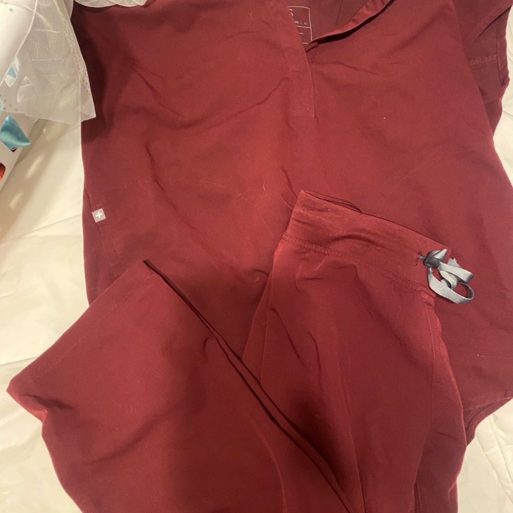 Figs Burgundy Technical Collection Top